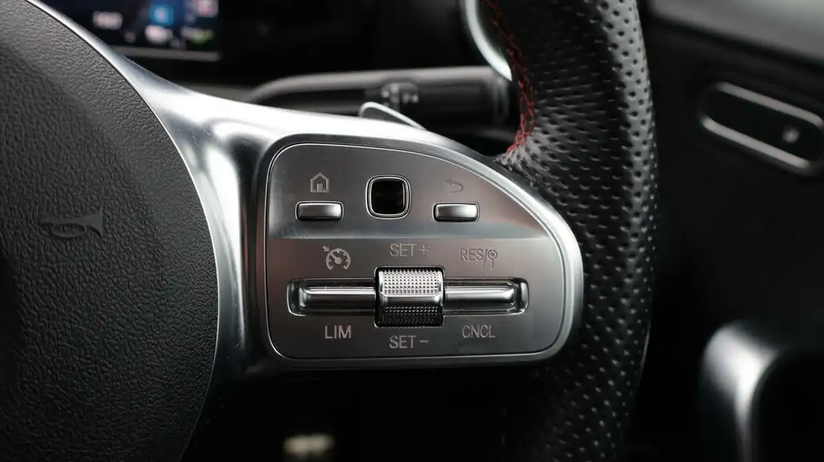2021-mercedes-benz-a-class-13-a250e-amg-line-hatchback-5d-big-24