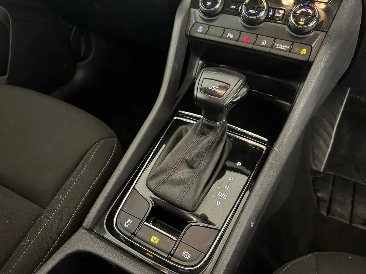 2021-skoda-karoq-15-tsi-se-technology-dsg-big-27