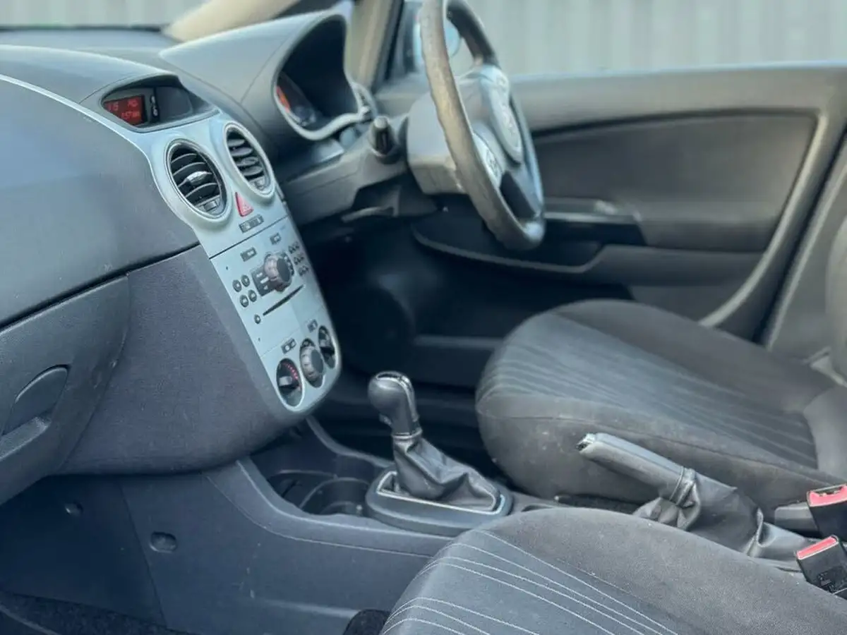 2008-vauxhall-corsa-14-club-ac-hatchback-5d-auto-big-13