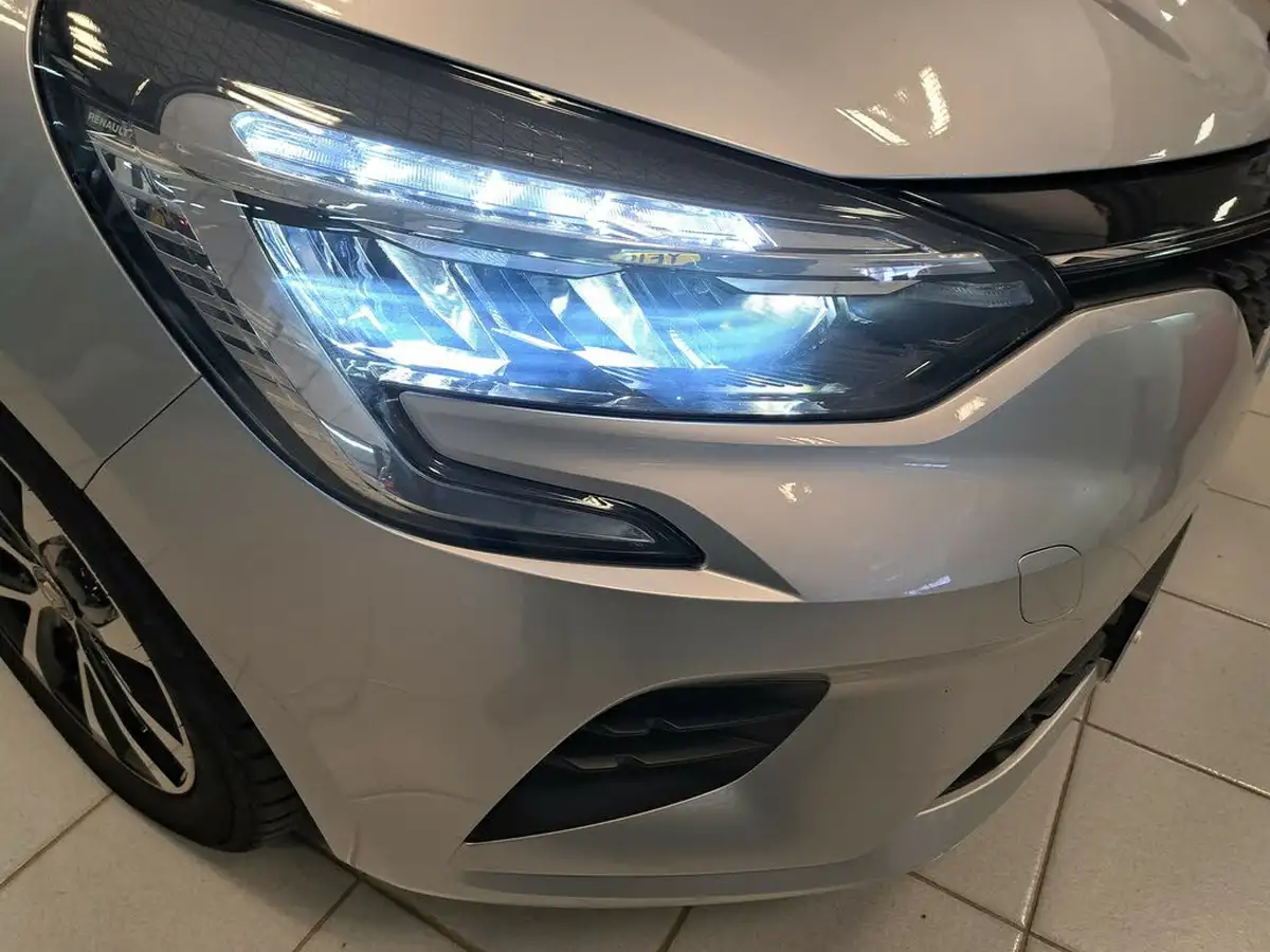 2021-renault-clio-16-iconic-big-9
