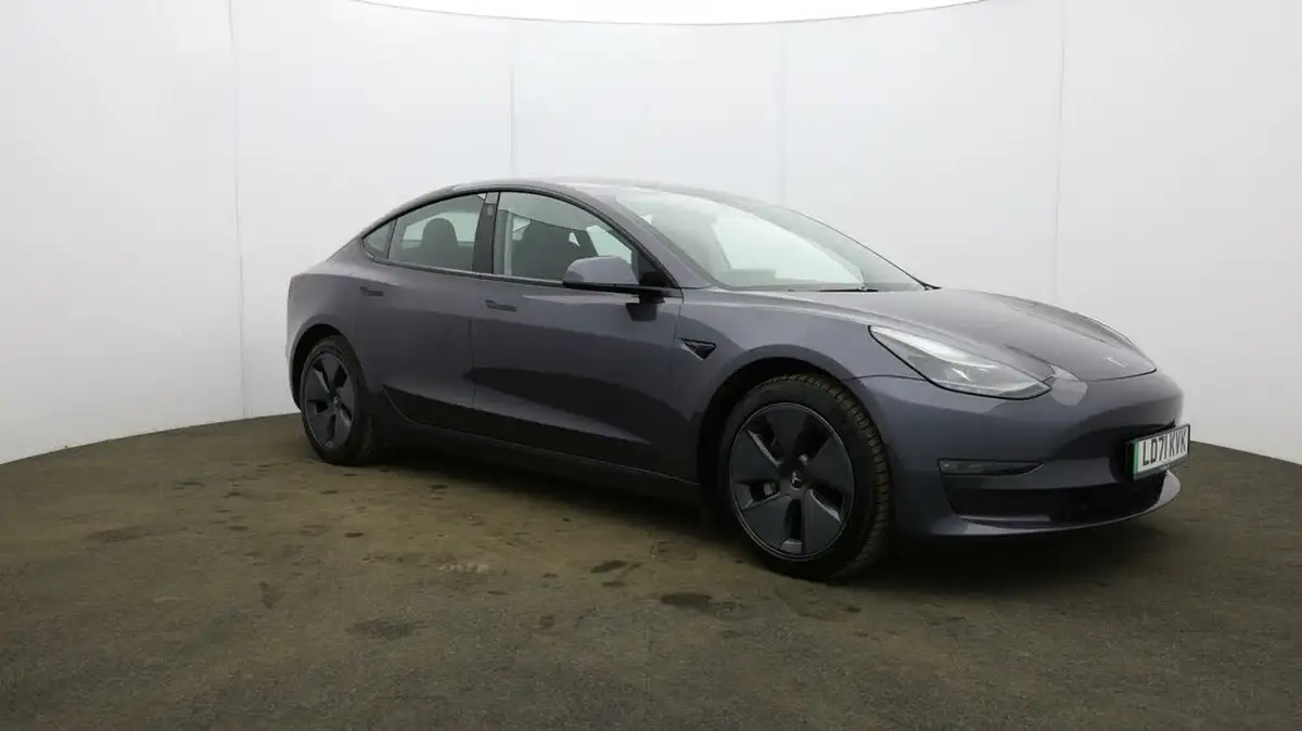 2021-tesla-model-3-e-long-range-awd-big-47