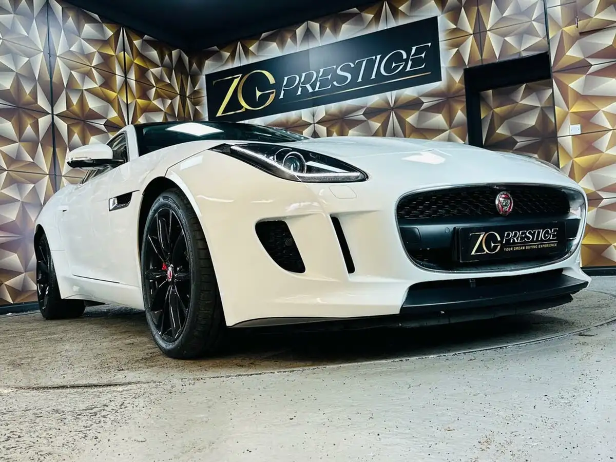 2014-jaguar-f-type-30-v6-coupe-quickshift-big-39