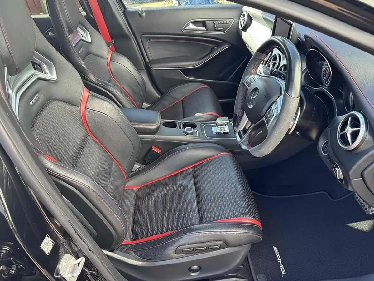 2015-mercedes-benz-gla-class-20-amg-big-16