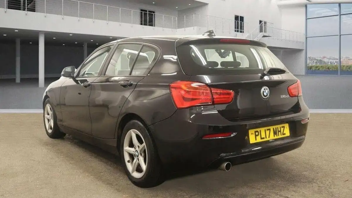 2017-bmw-1-series-15td-116d-eff-dyn-plus-5d-big-2