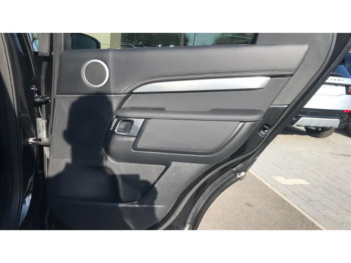 2023-land-rover-discovery-30-d300-r-dynamic-se-big-29