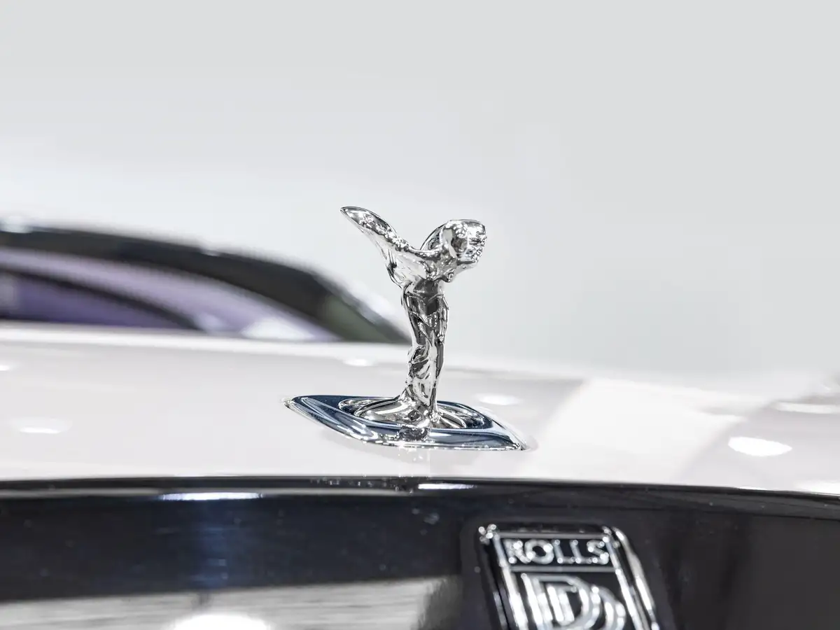 2023-rolls-royce-spectre-e-big-24