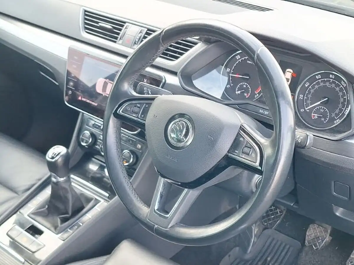 2019-skoda-superb-20tdi-se-l-executive-150ps-hatchback-big-12
