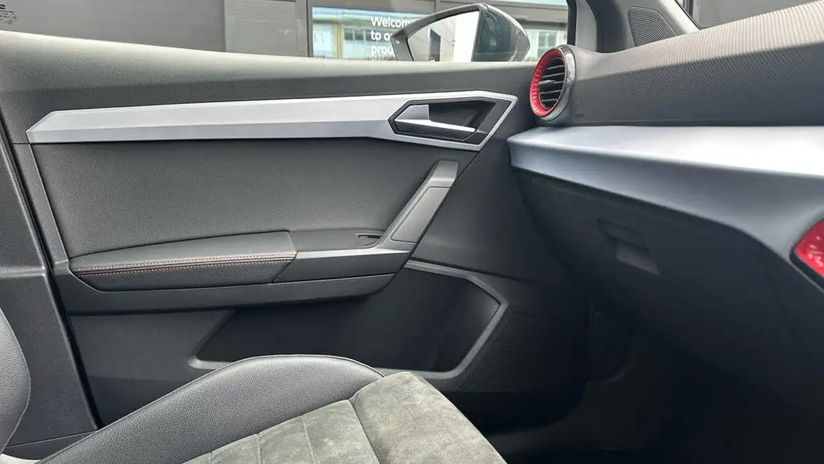 2022-seat-arona-10-tsi-fr-sport-big-40