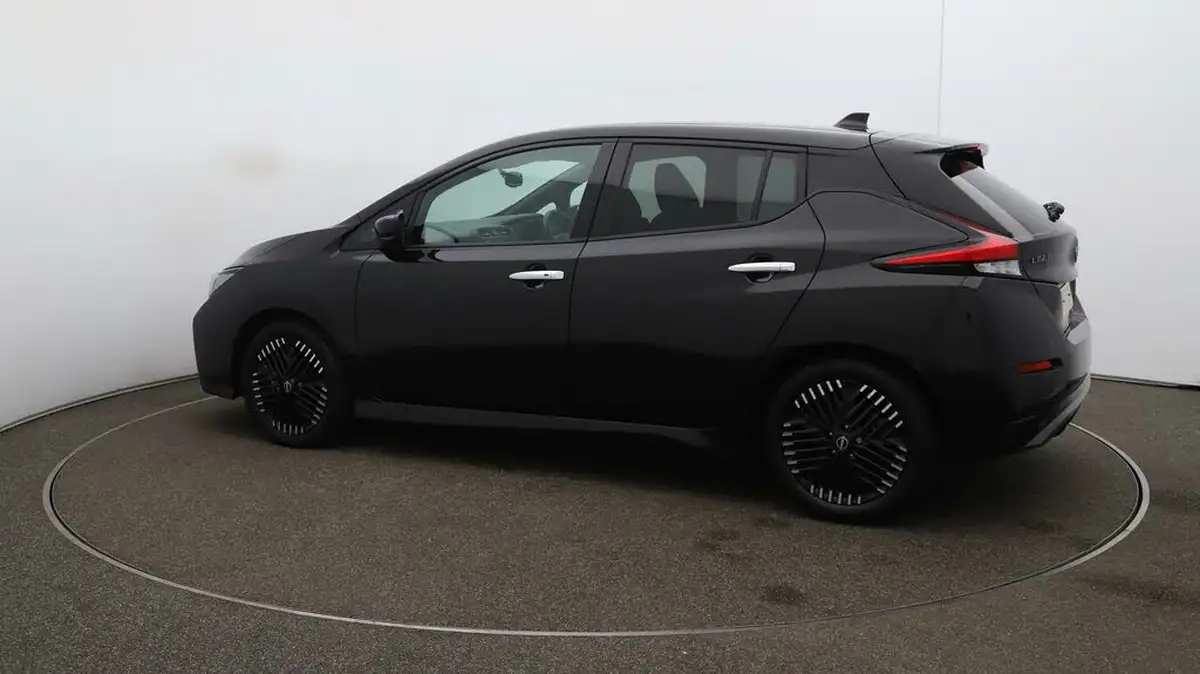 2023-nissan-leaf-e-n-connecta-39kwh-big-39