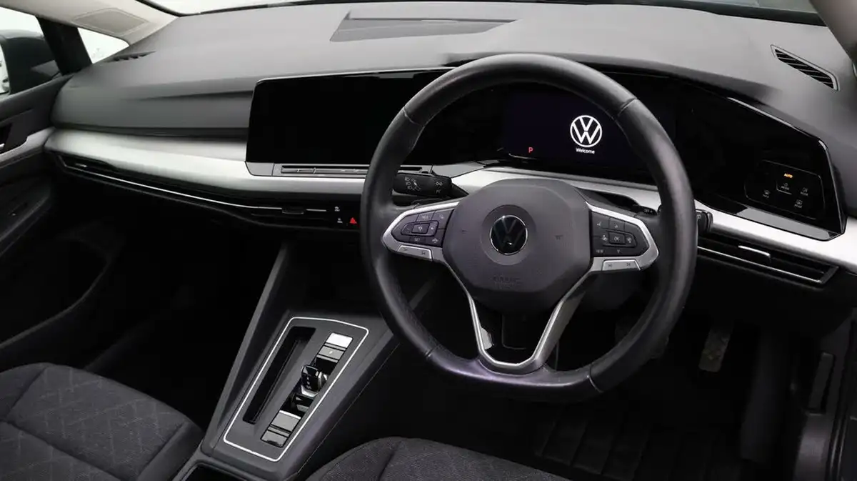 2020-volkswagen-golf-15-etsi-life-150ps-hatchback-big-8