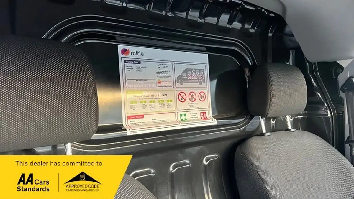 2020-nissan-env200-e-acenta-panel-van-auto-big-20