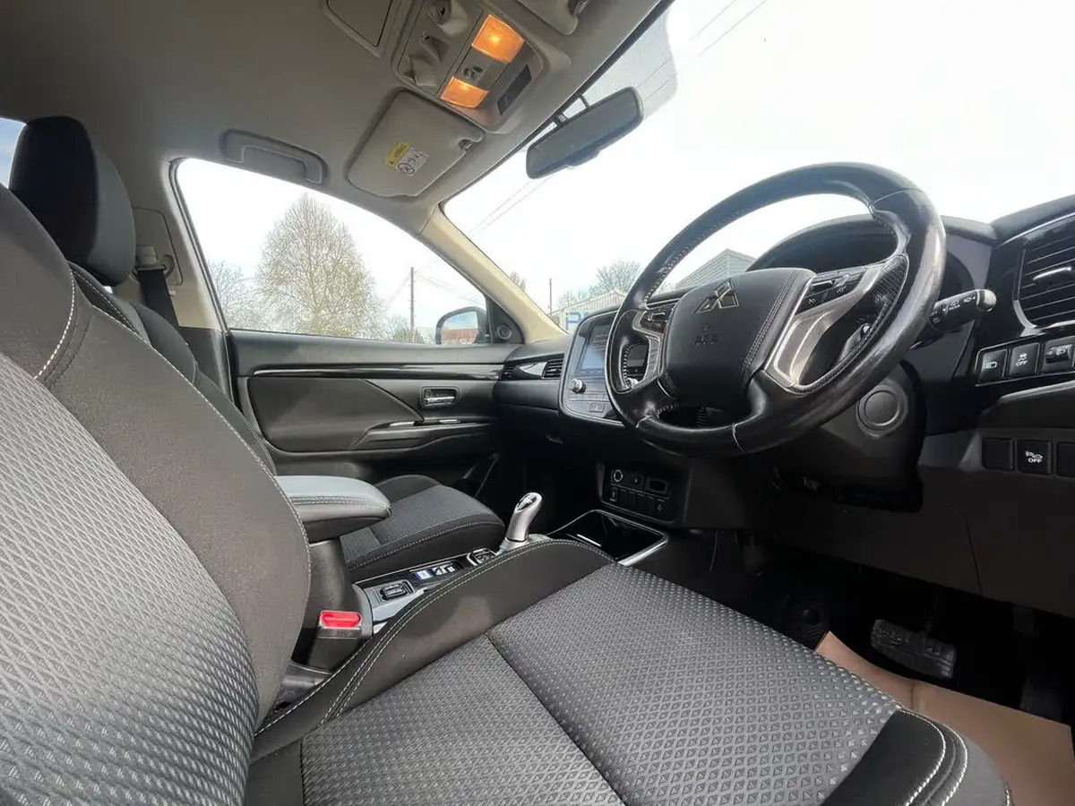 2020-mitsubishi-outlander-24-design-phev-big-7