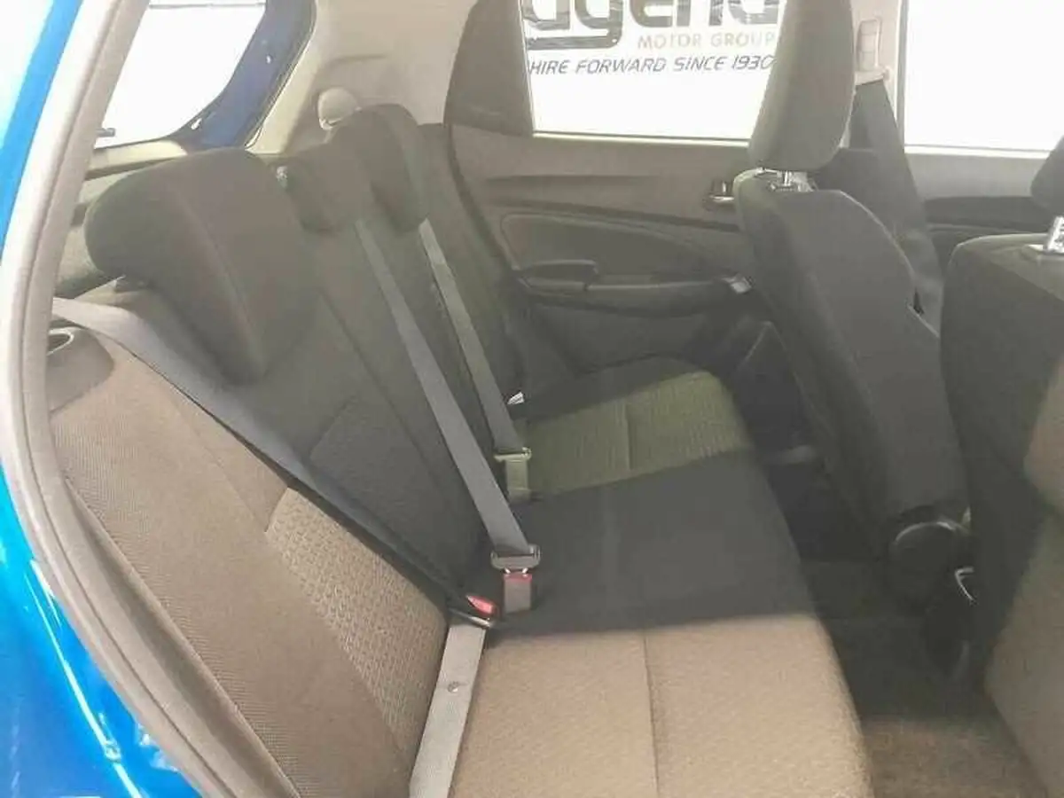 2018-suzuki-swift-10-boosterjet-sz5-111ps-shvs-big-11