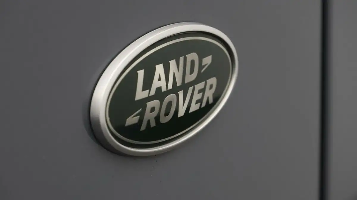 2022-land-rover-range-rover-evoque-15-p300e-r-dynamic-se-big-21