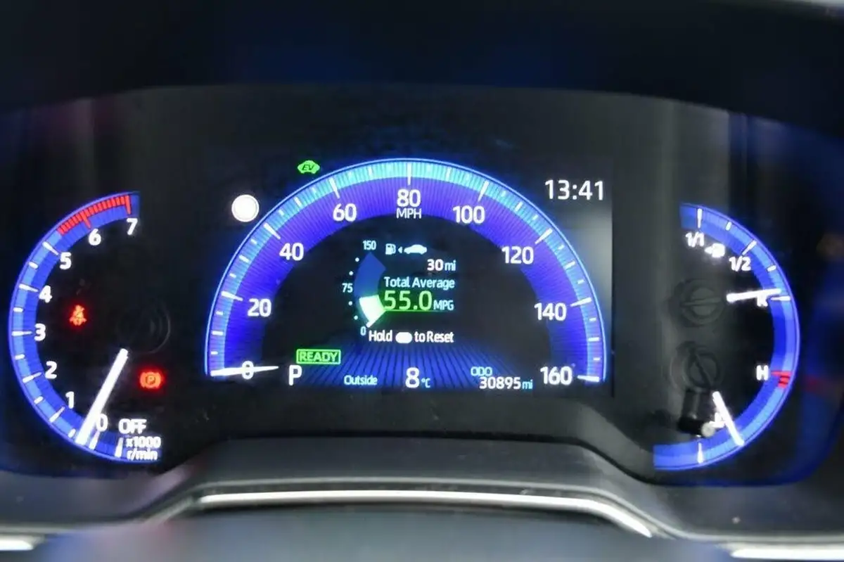2022-toyota-corolla-18-vvt-i-icon-tech-spare-wheel-touring-sports-5d-big-18