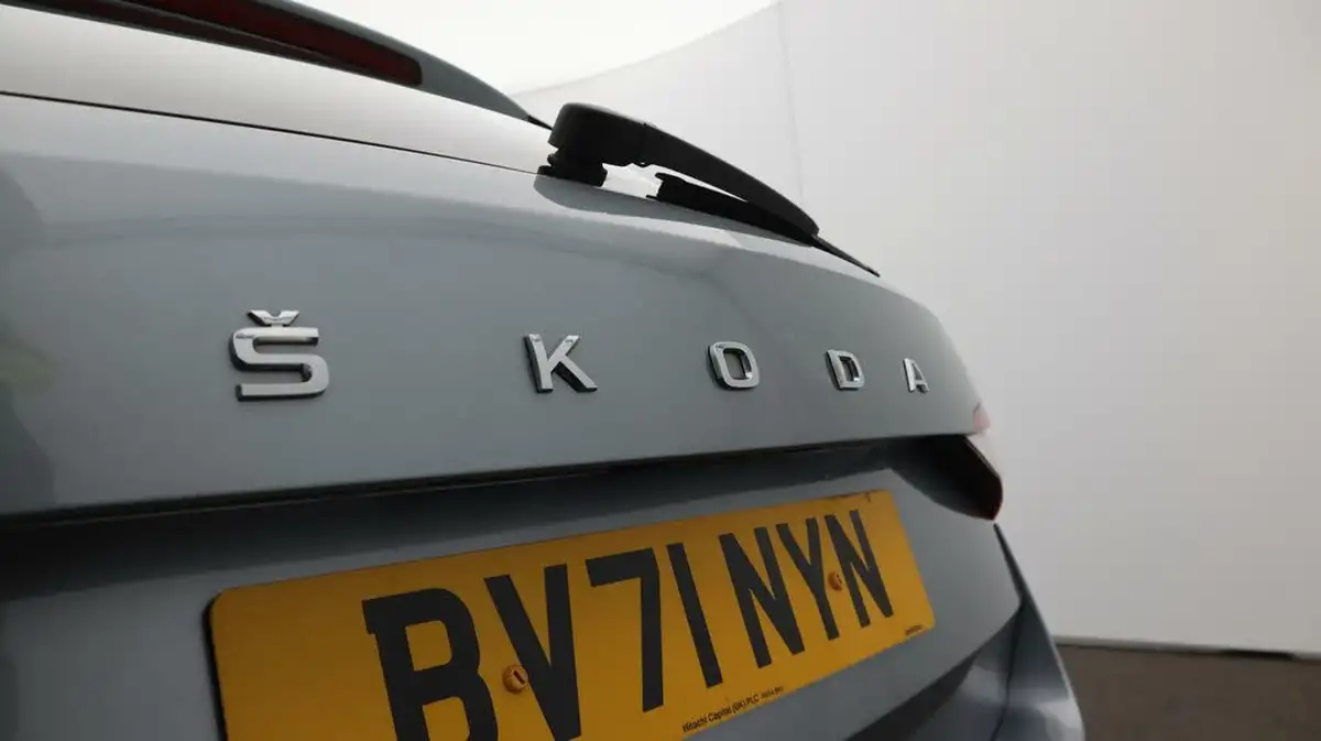 2021-skoda-superb-14-tsi-se-technology-156ps-estate-big-21