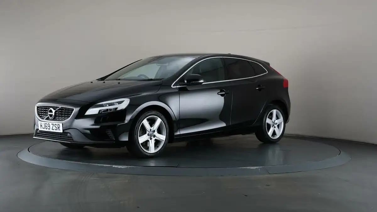 2019-volvo-v40-20td-d2-r-design-geartronic-big-3