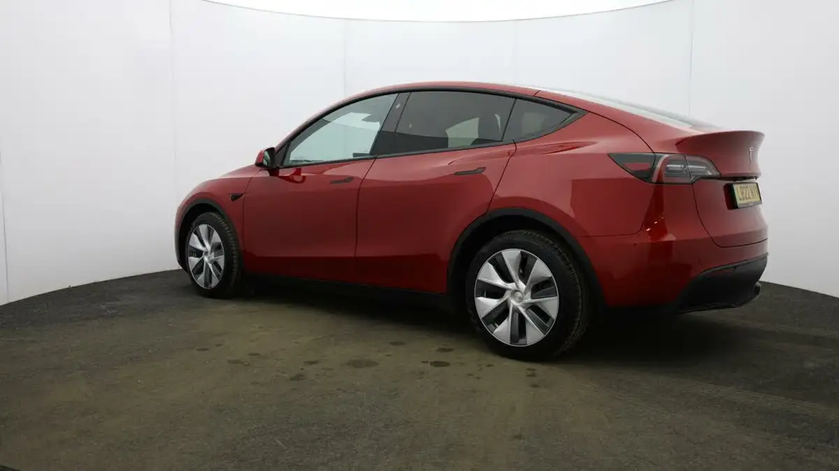 2022-tesla-model-y-e-long-range-big-58