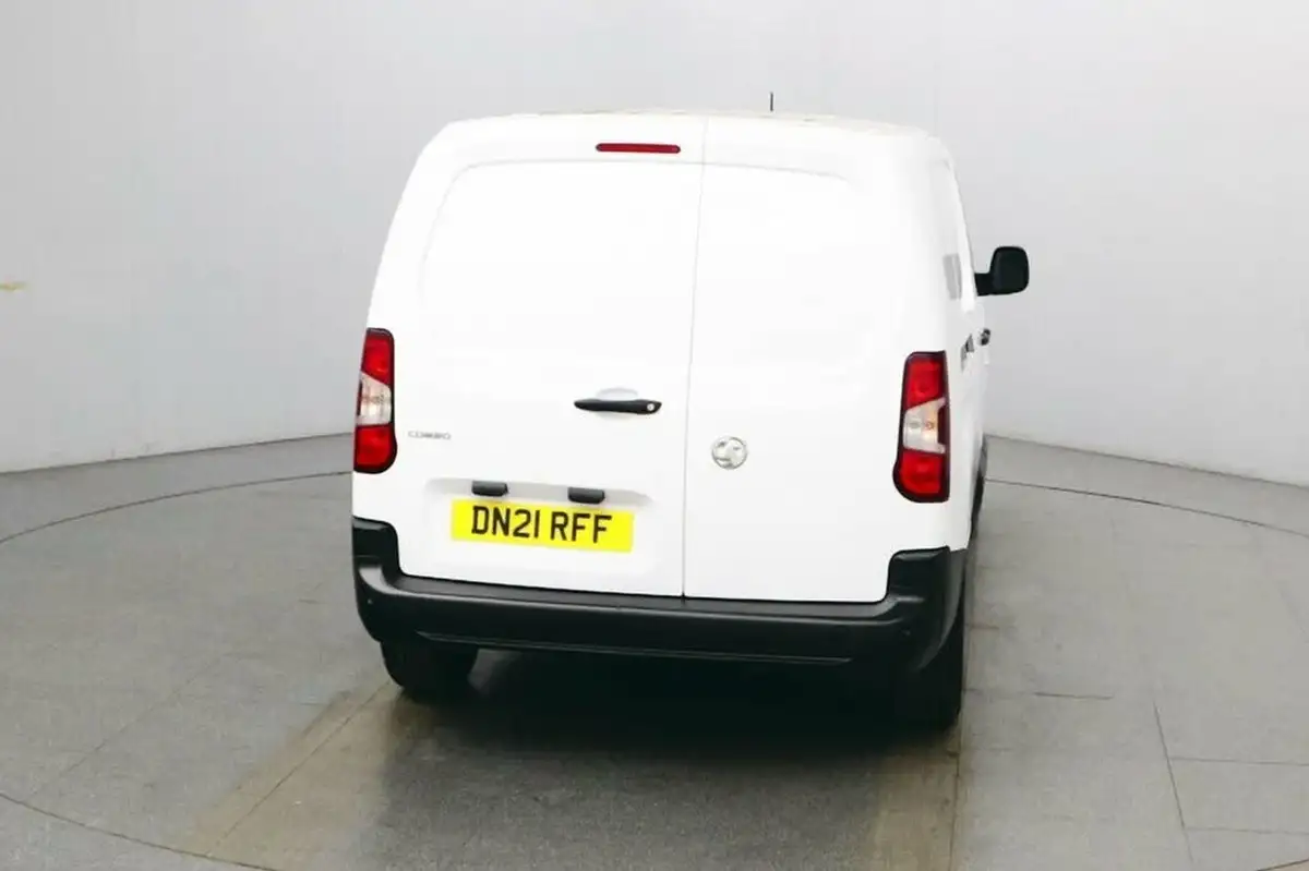 2021-vauxhall-combo-15cdti-dynamic-2300-100pseu6dt-l2h1-panel-big-5