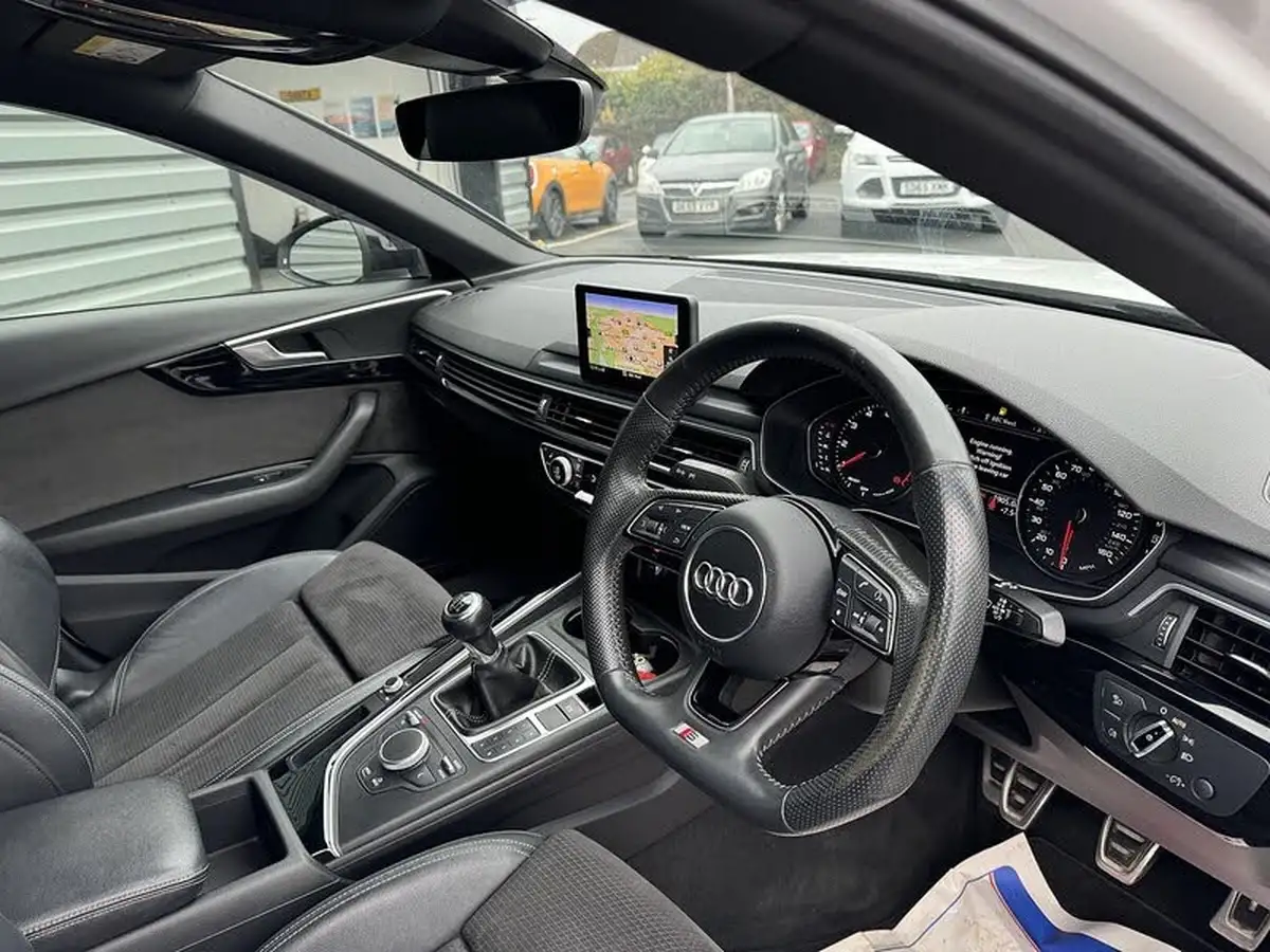 2017-audi-a4-14-tfsi-black-edition-big-30