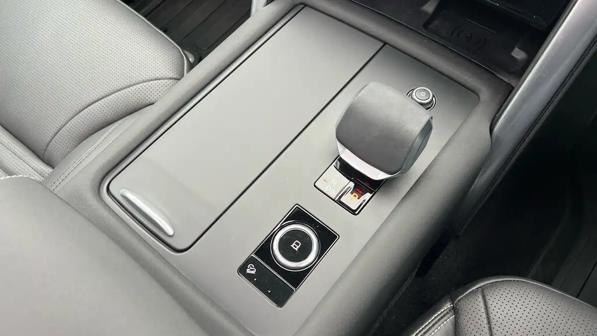 2024-land-rover-discovery-30-d350-dynamic-hse-big-12