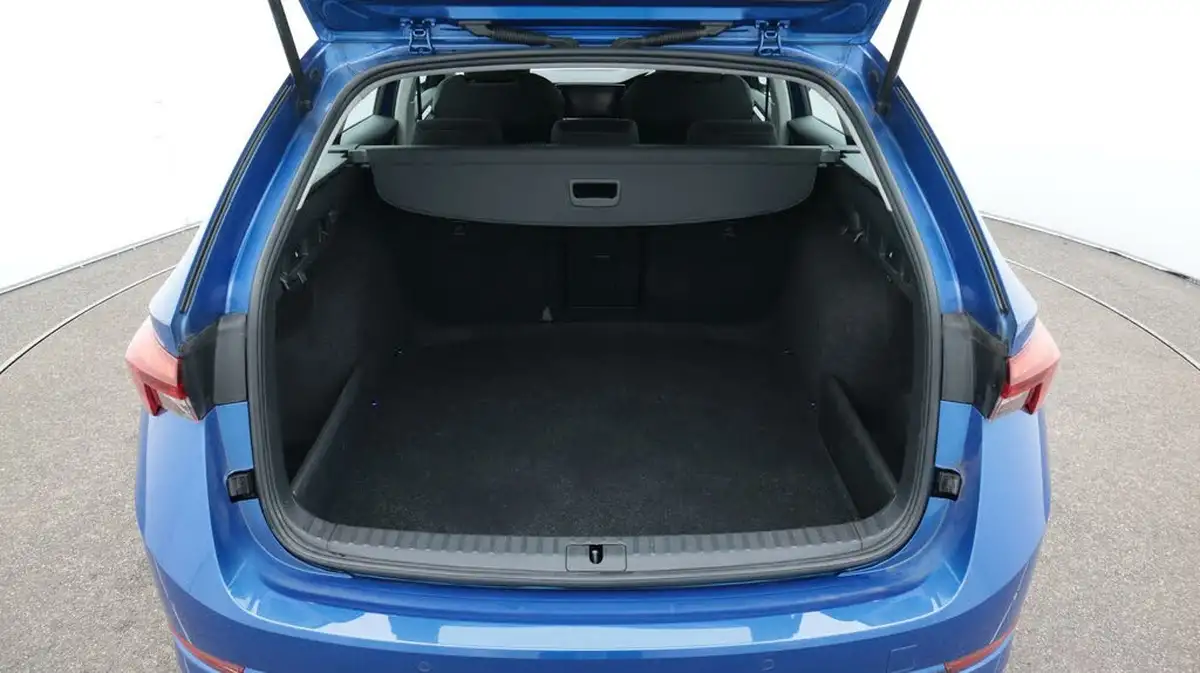 2022-skoda-octavia-10-tsi-se-technology-109ps-hatchback-big-16