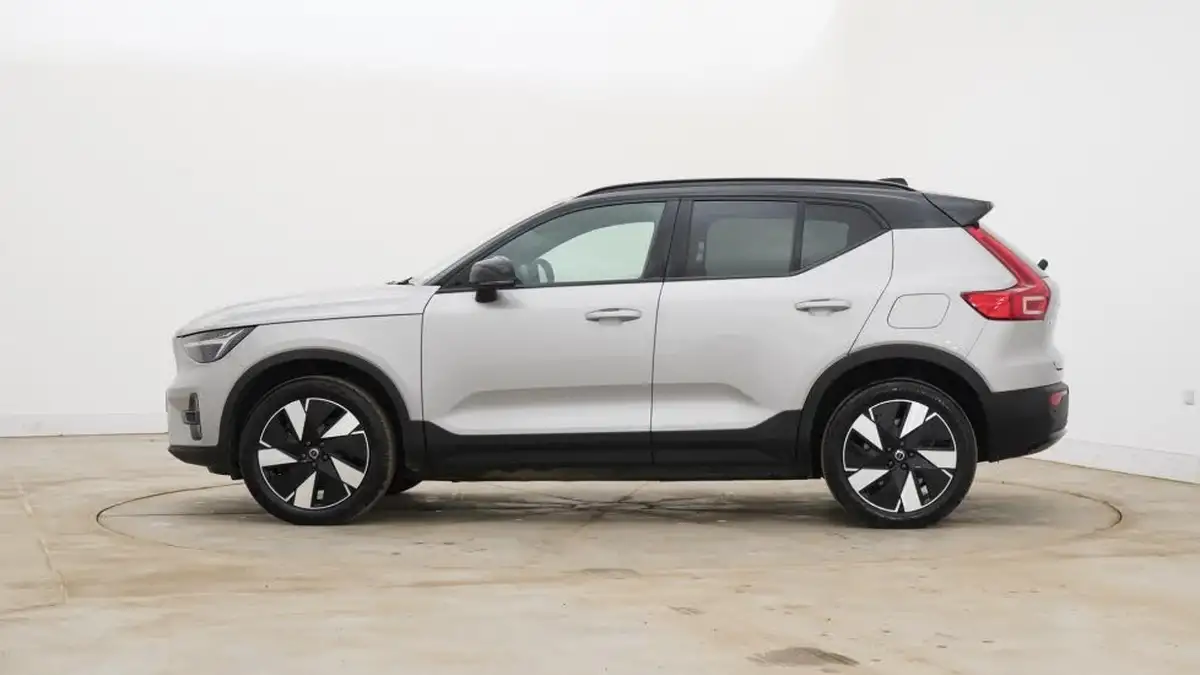 2024-volvo-ex40-e-twin-plus-big-5