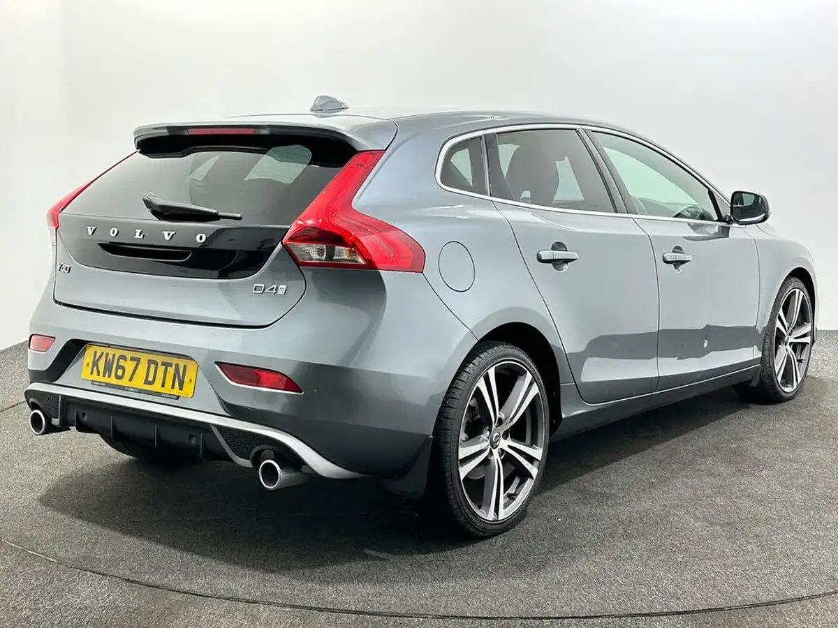 2017-volvo-v40-20td-d4-r-design-pro-geartronic-big-7