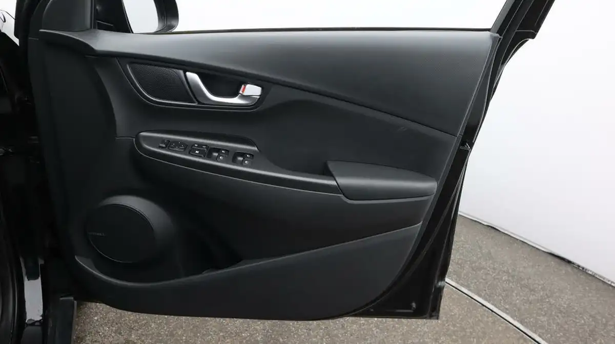 2023-hyundai-kona-e-se-connect-big-15