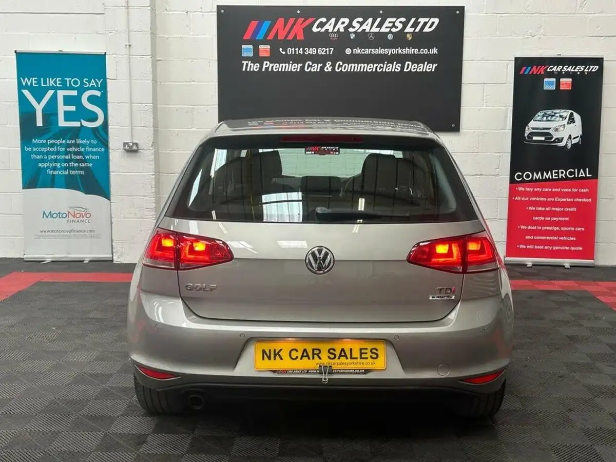2015-volkswagen-golf-16tdi-match-105ps-bmt-ss-5d-big-13