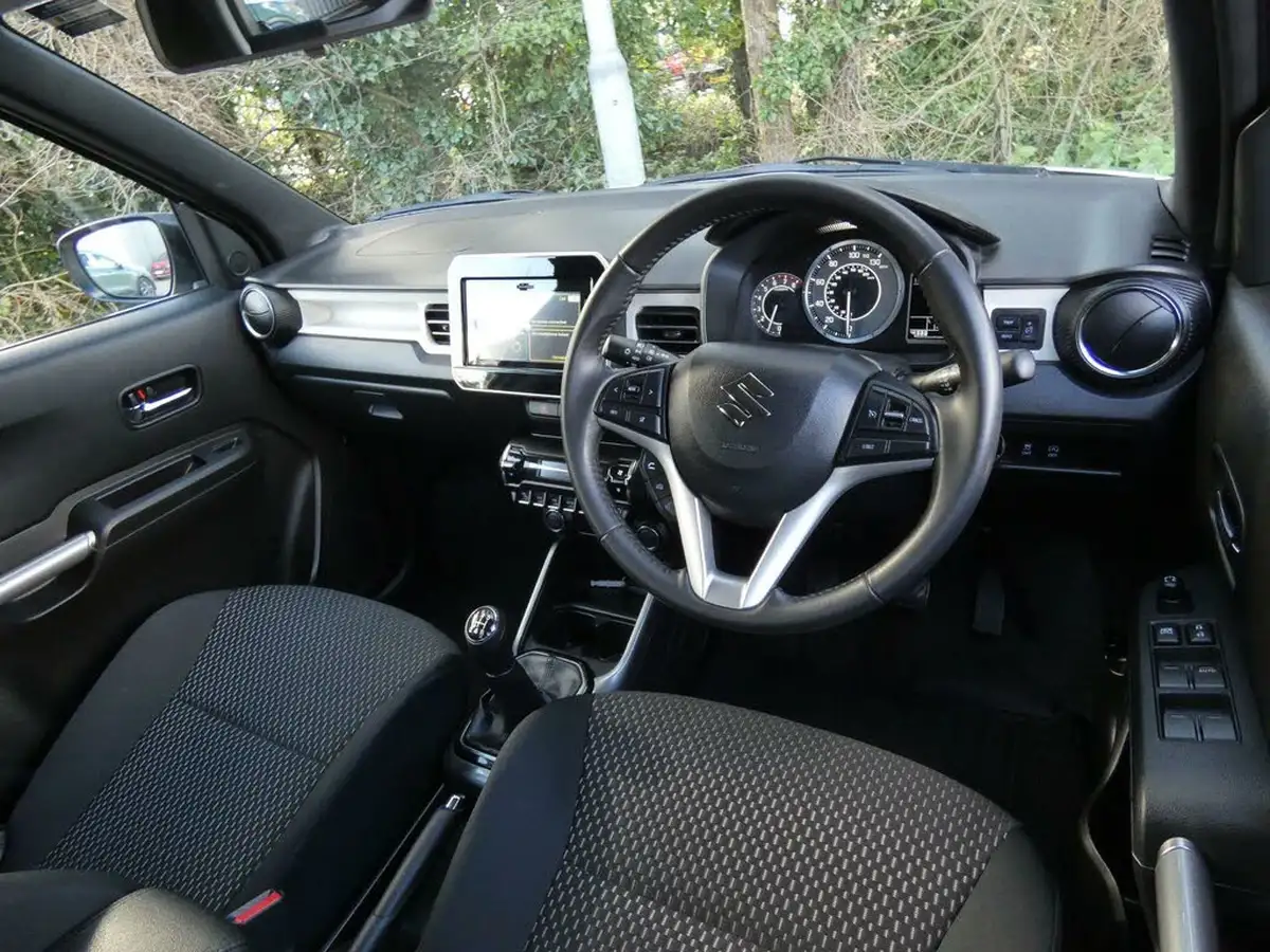2023-suzuki-ignis-12-dualjet-sz5-big-1