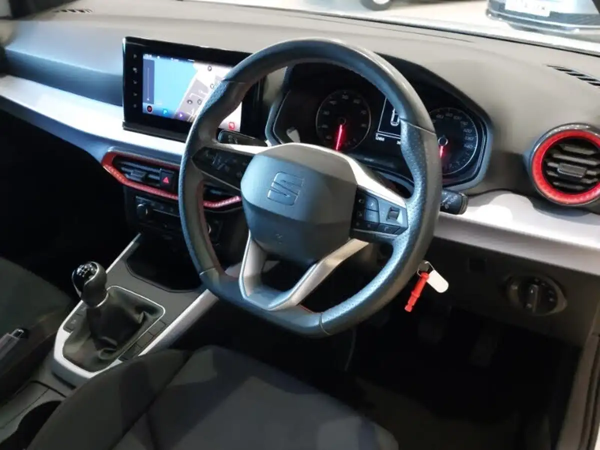 2022-seat-arona-10-tsi-fr-big-11
