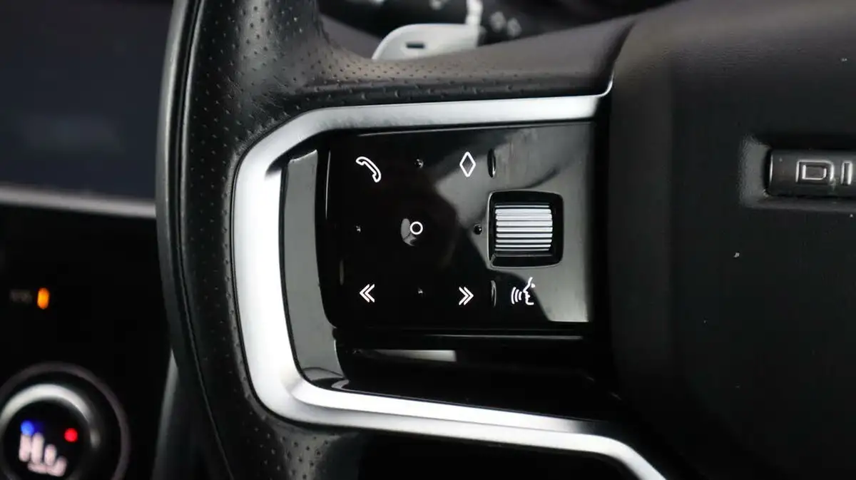 2021-land-rover-discovery-sport-20-d200-r-dynamic-se-big-23