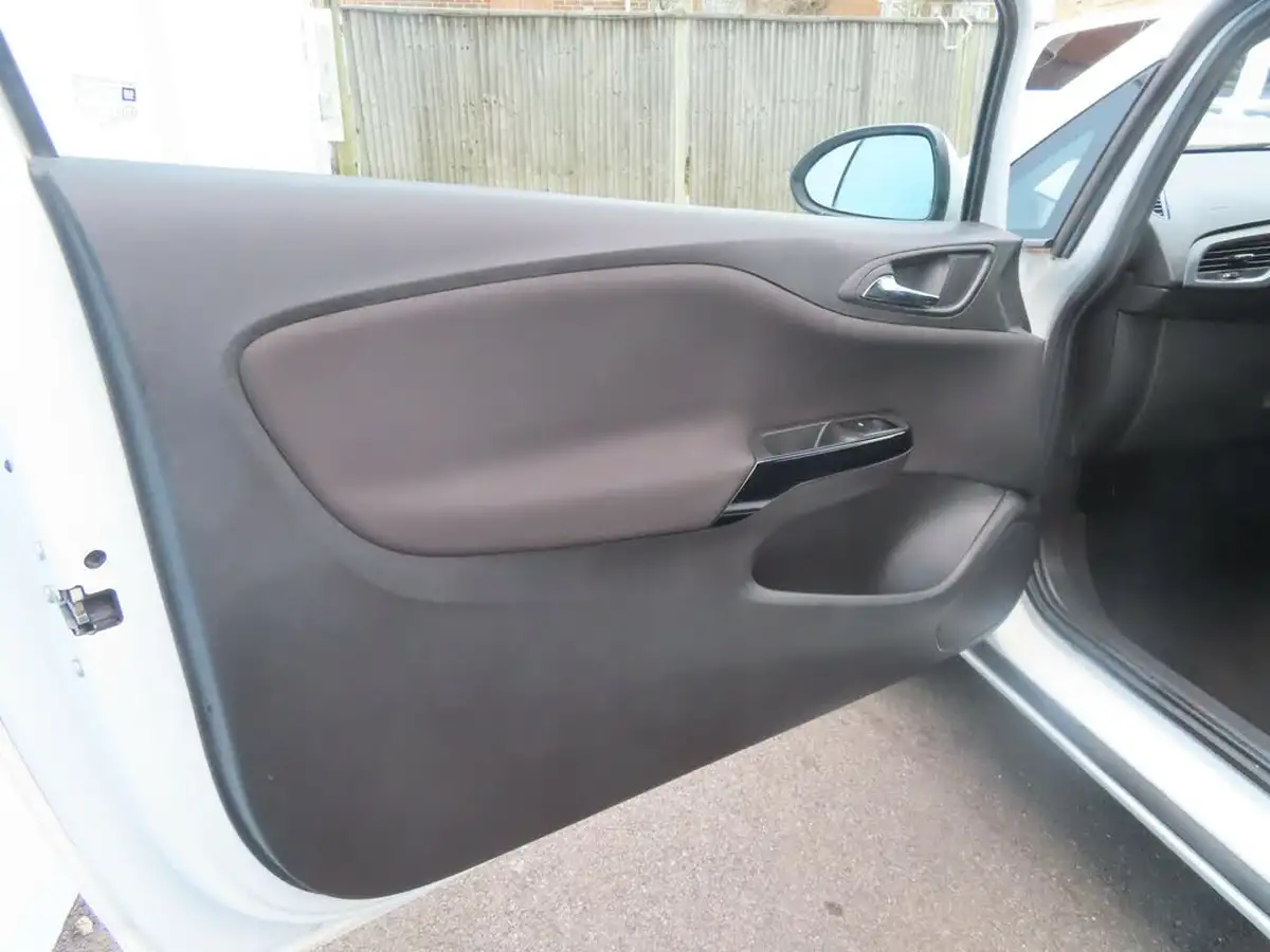 2016-vauxhall-corsavan-13td-startstop-ecoflex-l1h1-panel-big-23