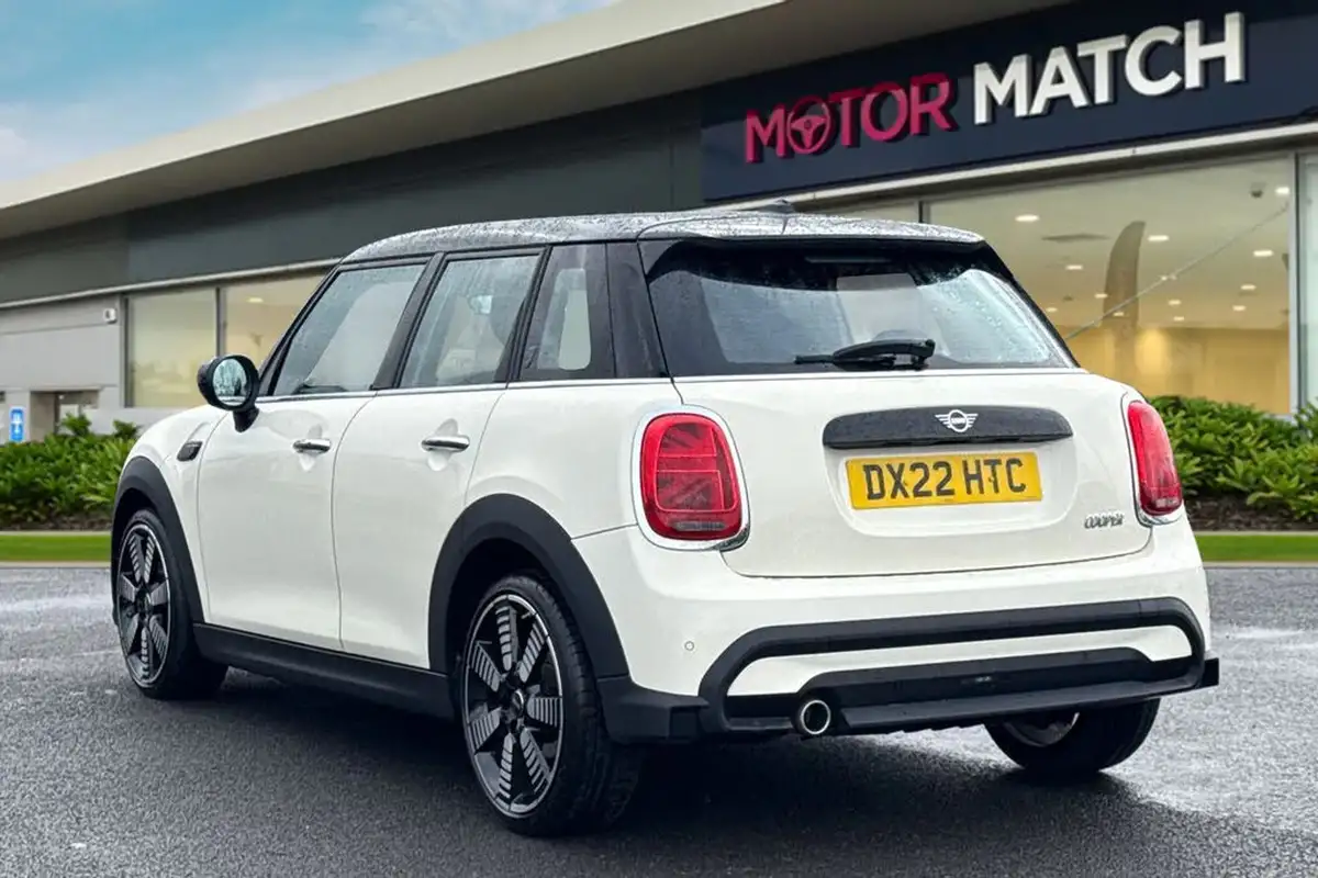 2022-mini-cooper-15-cooper-exclusive-hatchback-5d-big-1