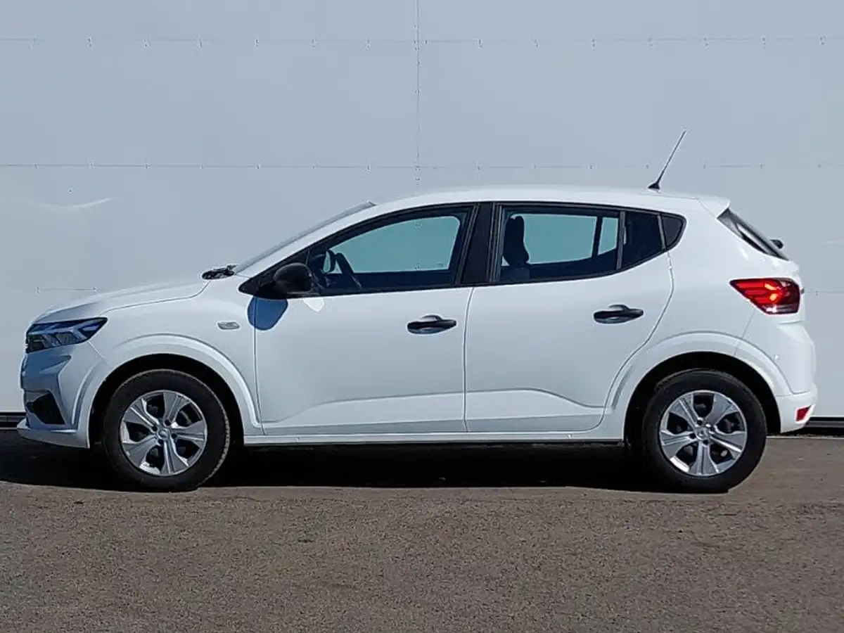 2022-dacia-sandero-10-tce-essential-90bhp-big-3
