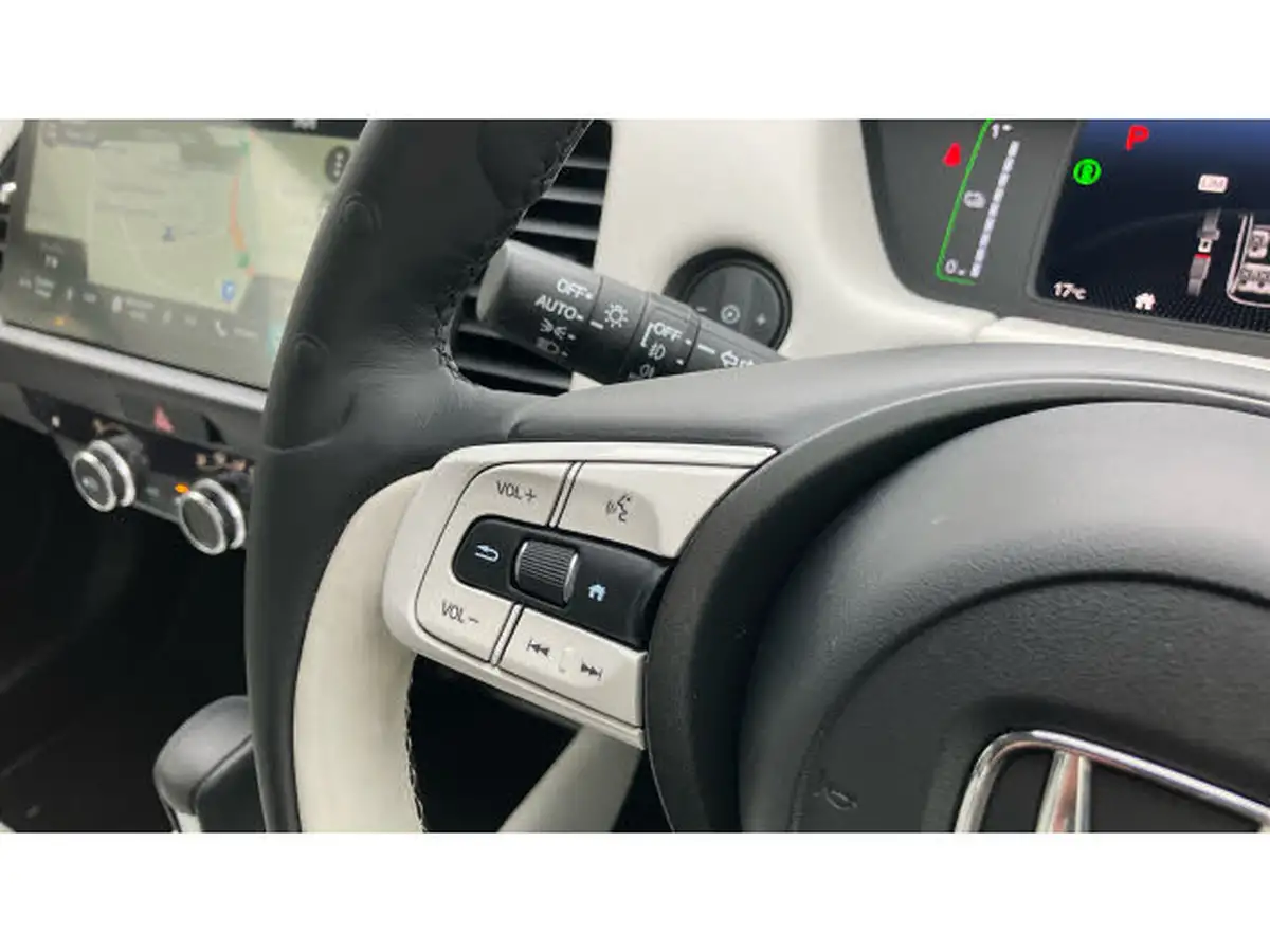 2020-honda-jazz-15-i-mmd-ex-big-42