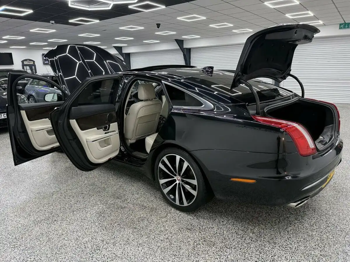 2019-jaguar-xj-series-30td-xj-xj50-swb-big-12