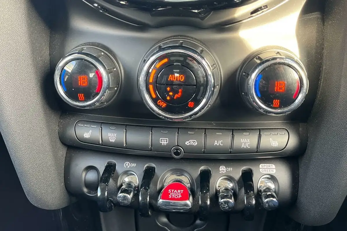 2022-mini-cooper-20-cooper-s-classic-hatchback-3d-big-37