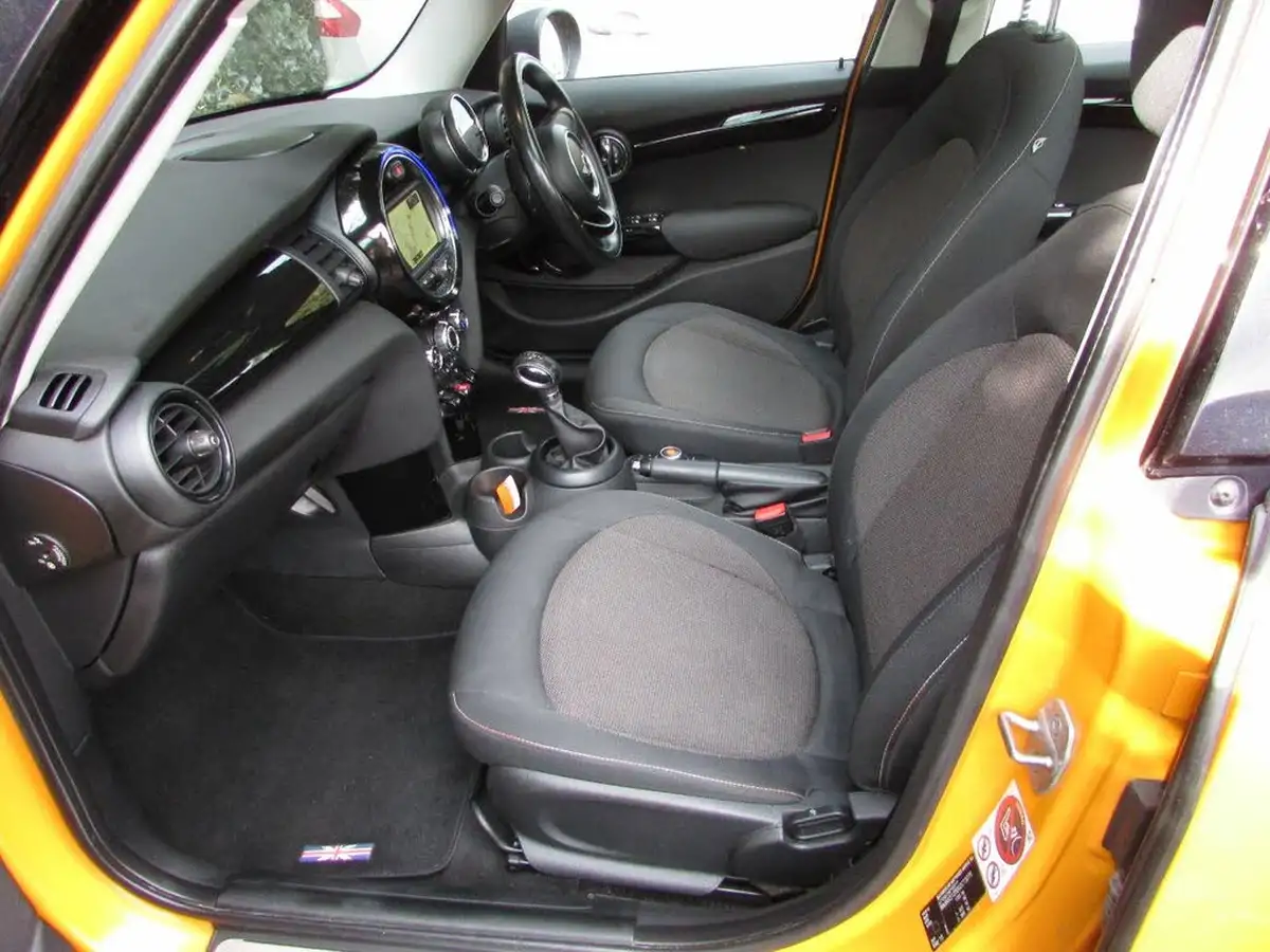 2015-mini-cooper-12-one-ss-5d-auto-big-4