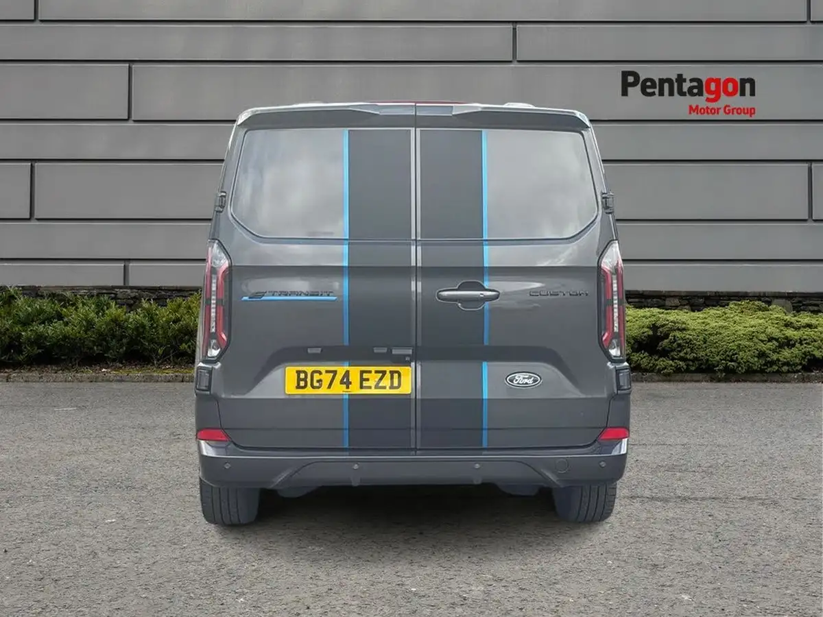 2024-ford-transit-custom-e-320-l1h1-sport-panel-van-big-15