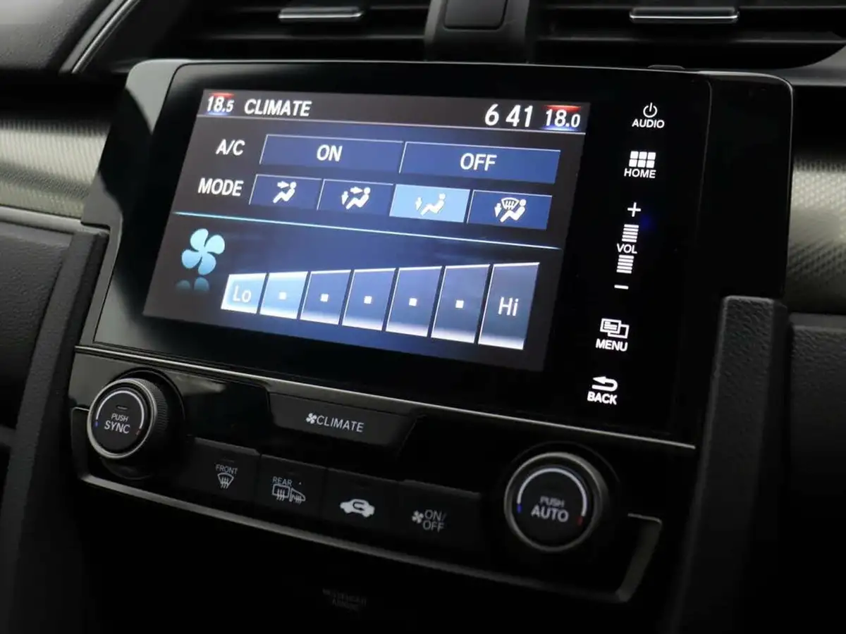 2019-honda-civic-10-vtec-turbo-sr-hatchback-5d-cvt-big-26