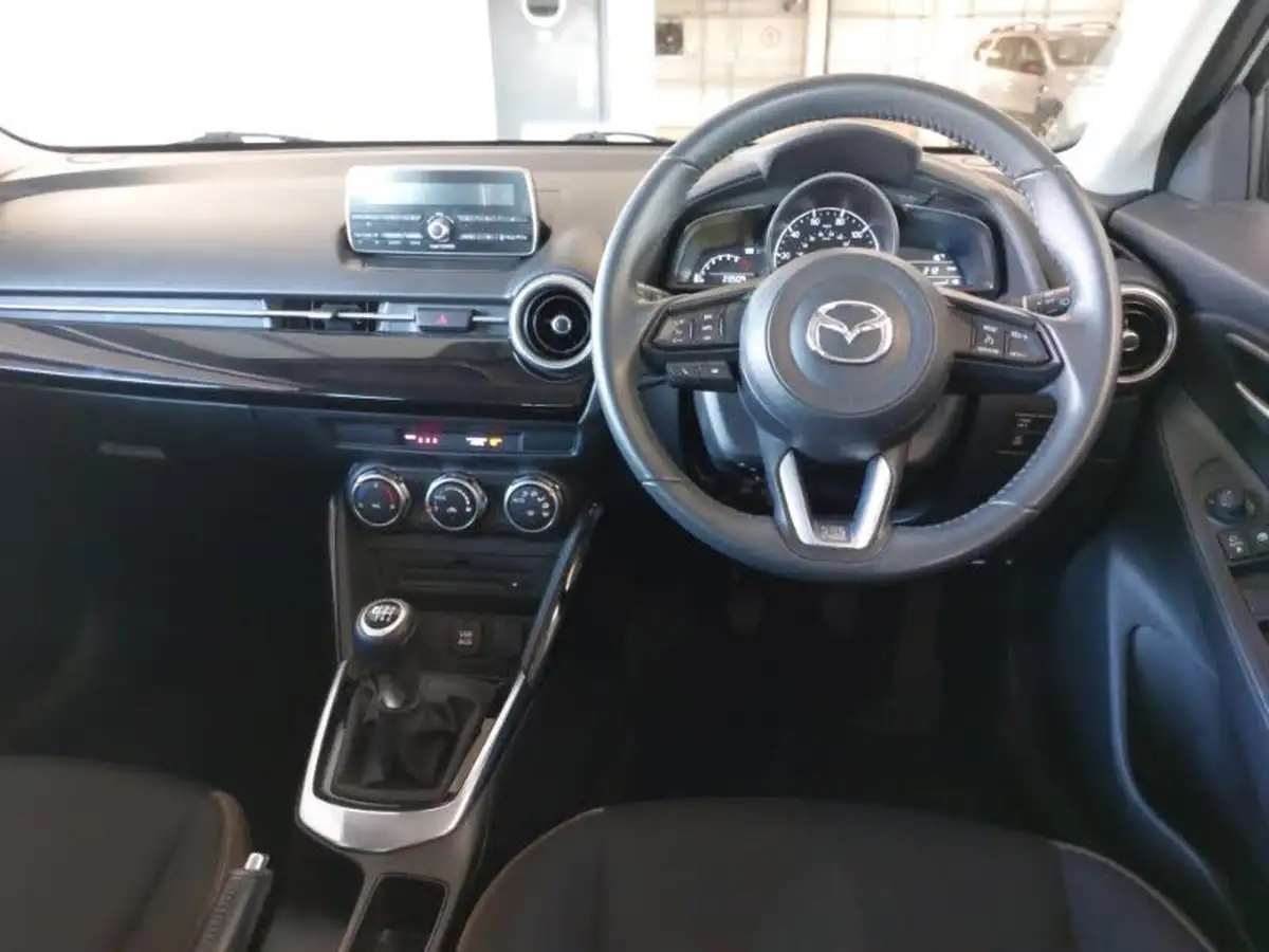 2020-mazda-mazda2-15-skyactiv-g-se-l-big-14