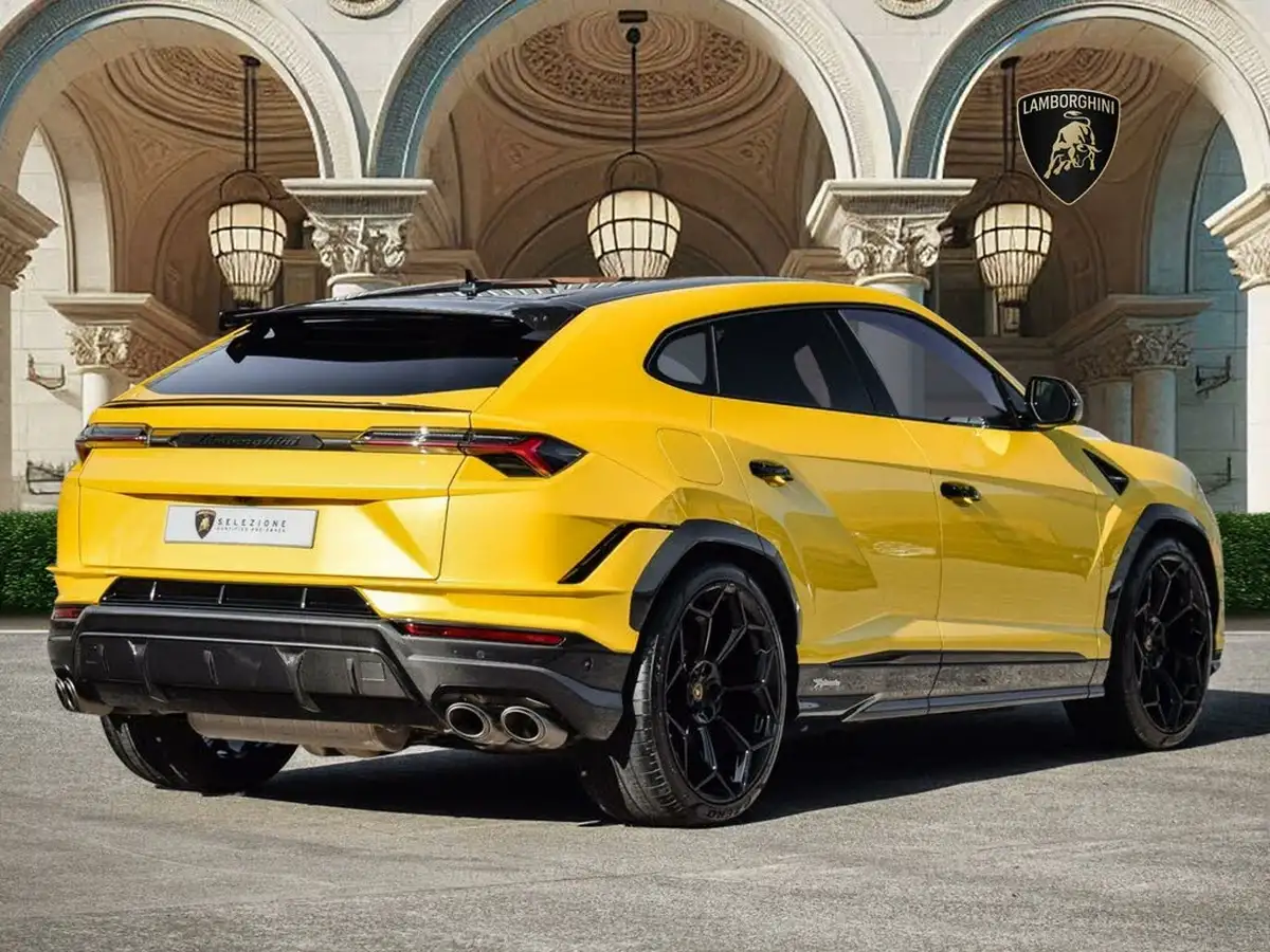 2025-lamborghini-urus-40-no-trim-big-2