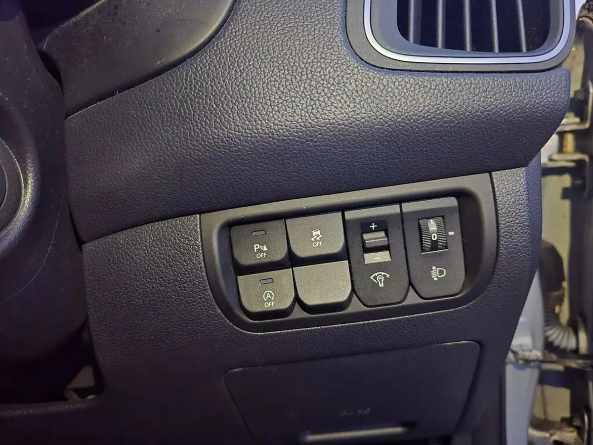 2015-kia-rio-14-2-5d-isg-big-34
