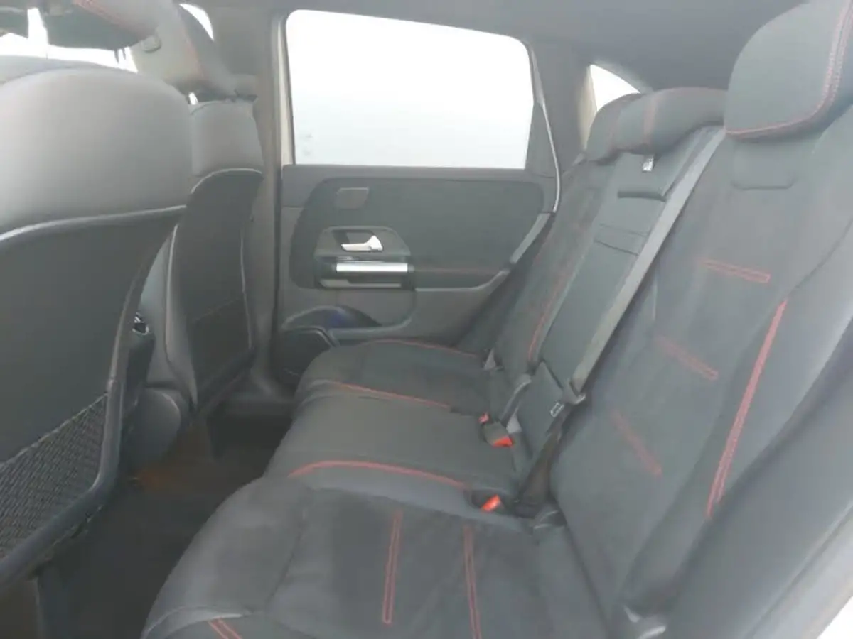 2020-mercedes-benz-b-class-13-b200-amg-line-premium-plus-big-5