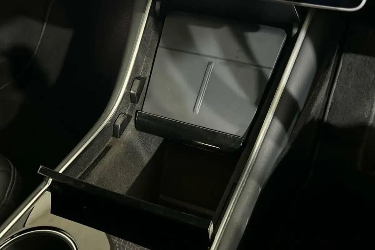 2020-tesla-model-3-e-long-range-big-32