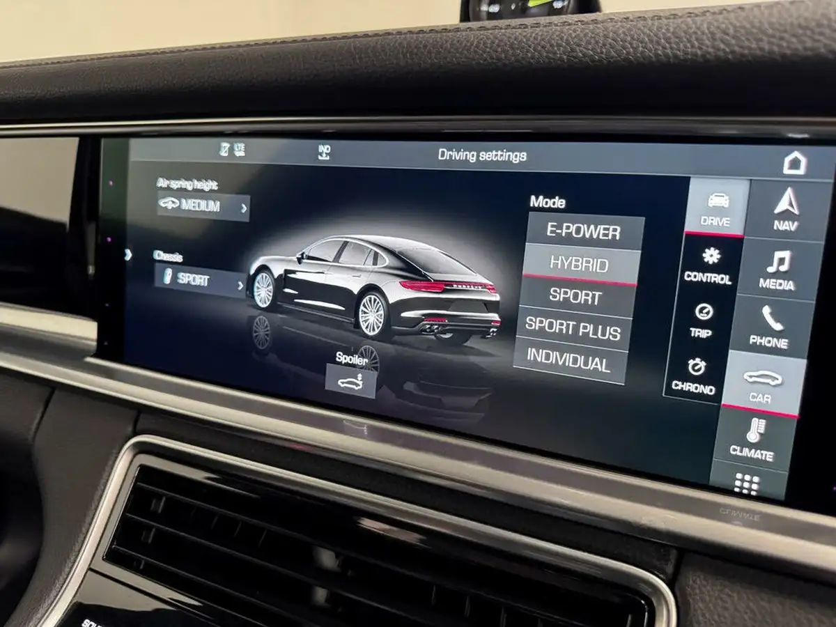 2018-porsche-panamera-29-v6-4-e-hybrid-sport-turismo-big-48