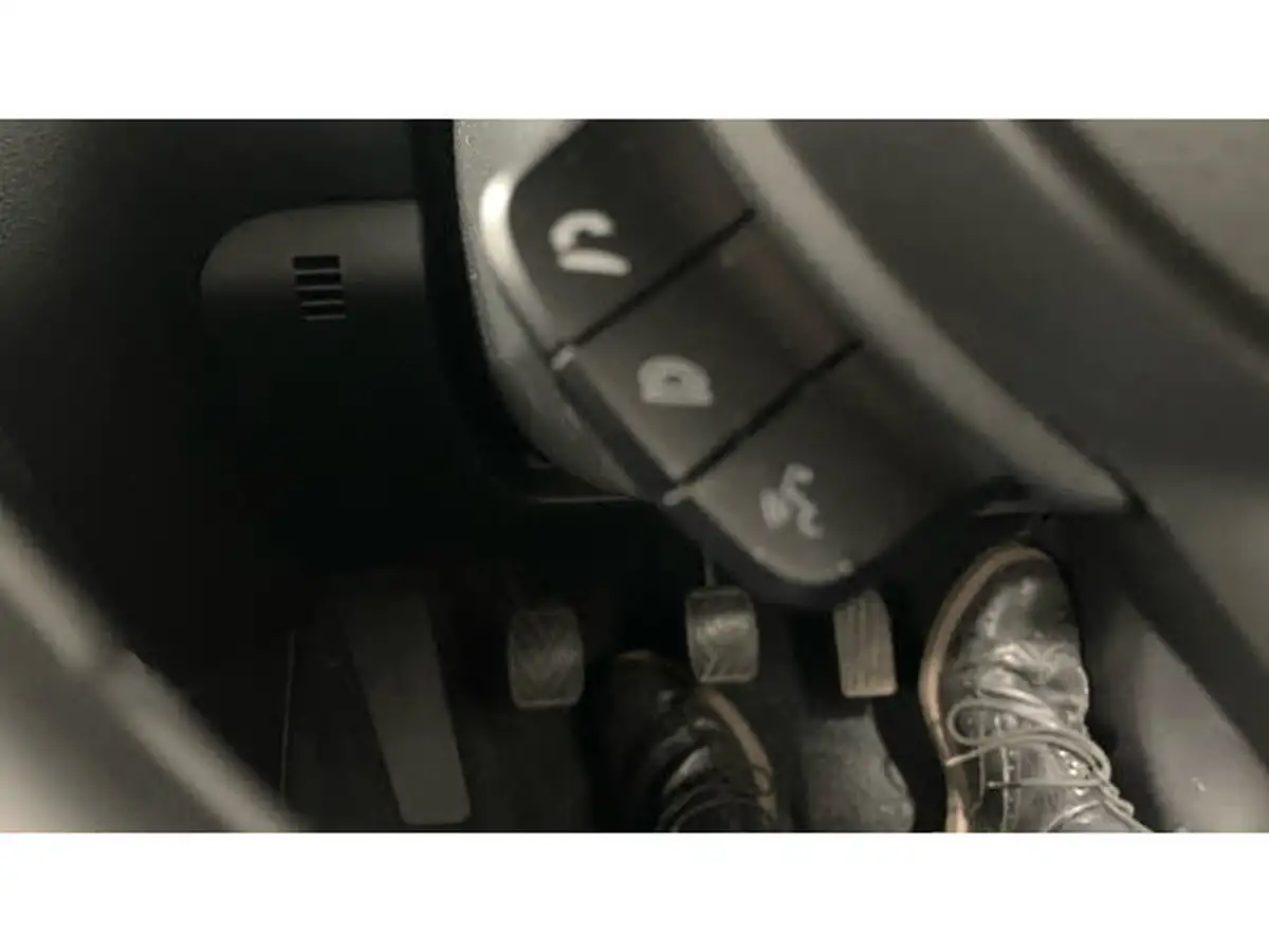 2020-suzuki-swift-12-dualjet-sz-t-90ps-1242cc-big-28