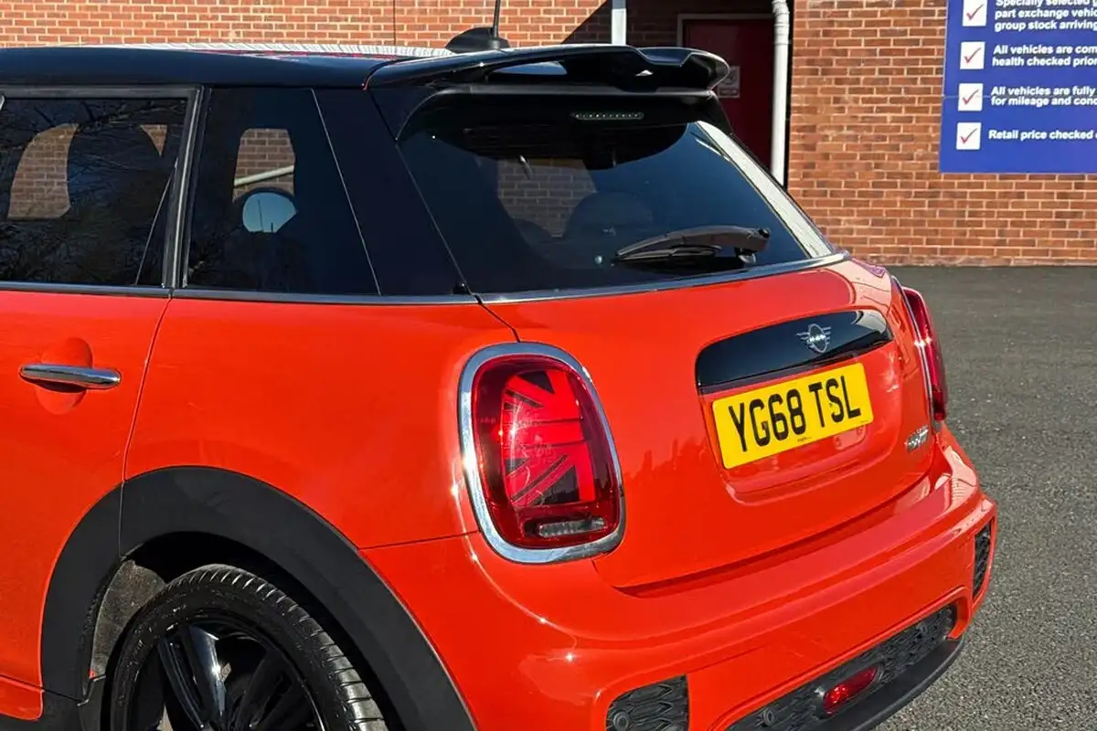 2019-mini-cooper-15-cooper-sport-ss-hatchback-5d-big-7